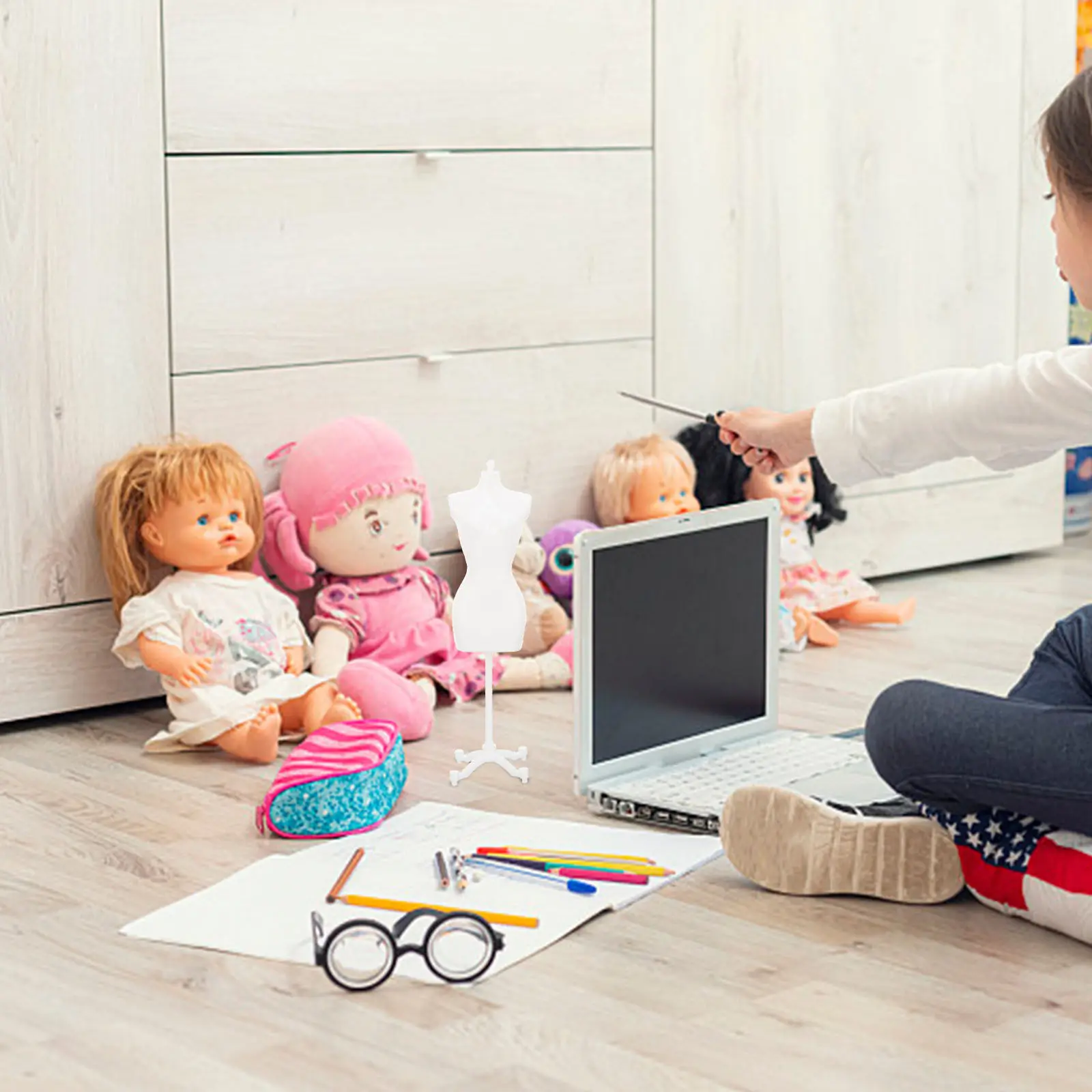 

5Pcs Miniature Mannequin Stand Clothes Display Rack Dress Support for Kids Mini House Decoration Creative Display Holder