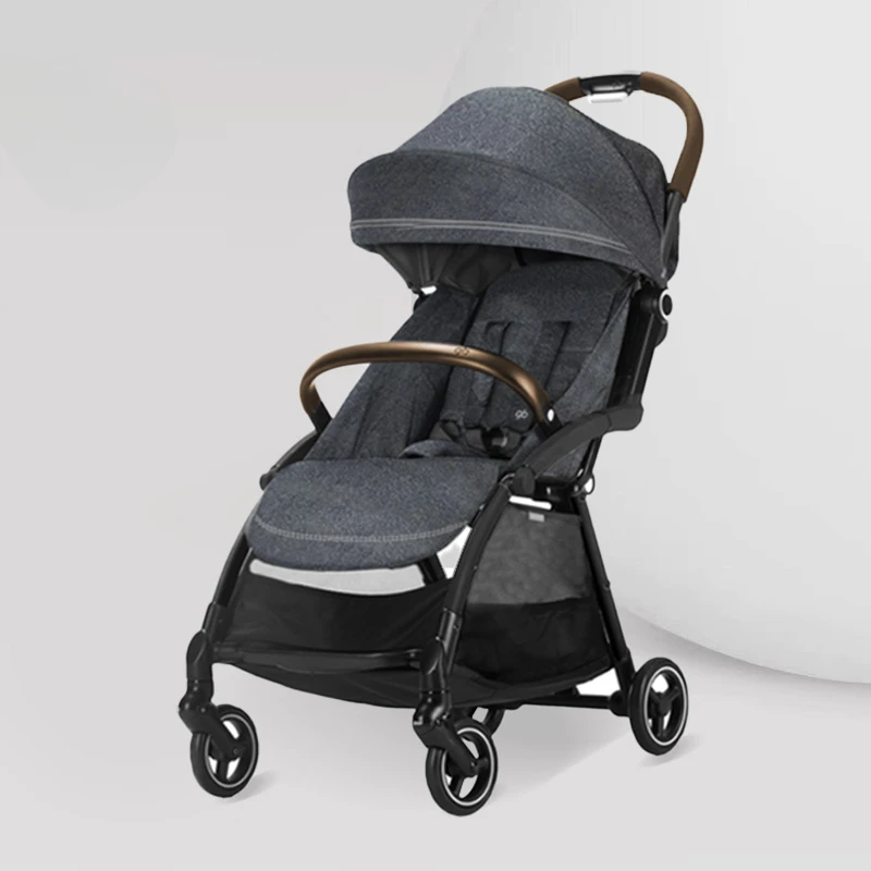 

Safety four-wheeled stroller is lightweight, can sit and lie down, and is portable and large baby stroller