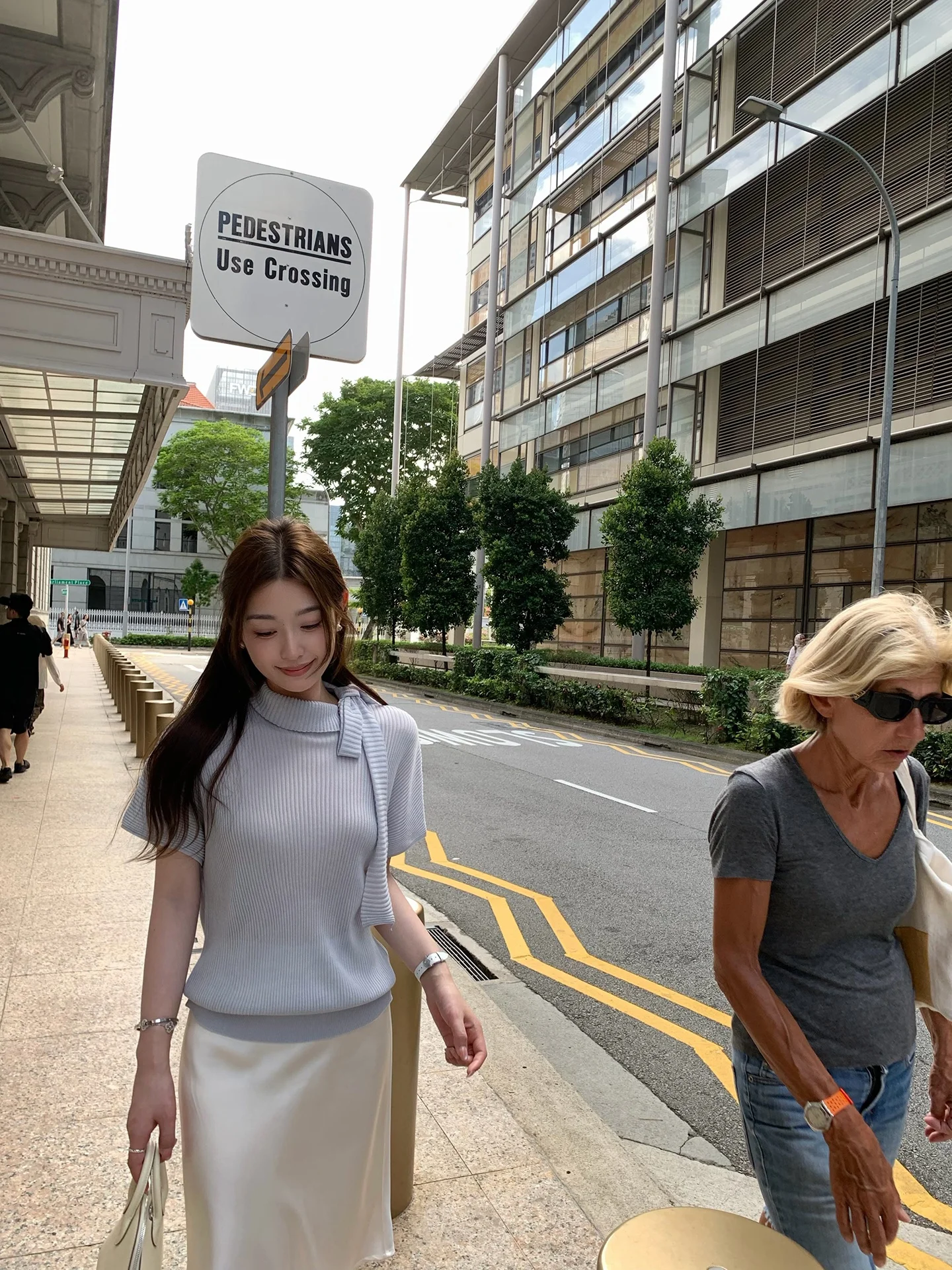 

Cchen Ladies Charming Ruffle Sleeve Knitted Top round Neck Short Sleeve Women's Design Sense Lenzing Eco-Viscose Fiber