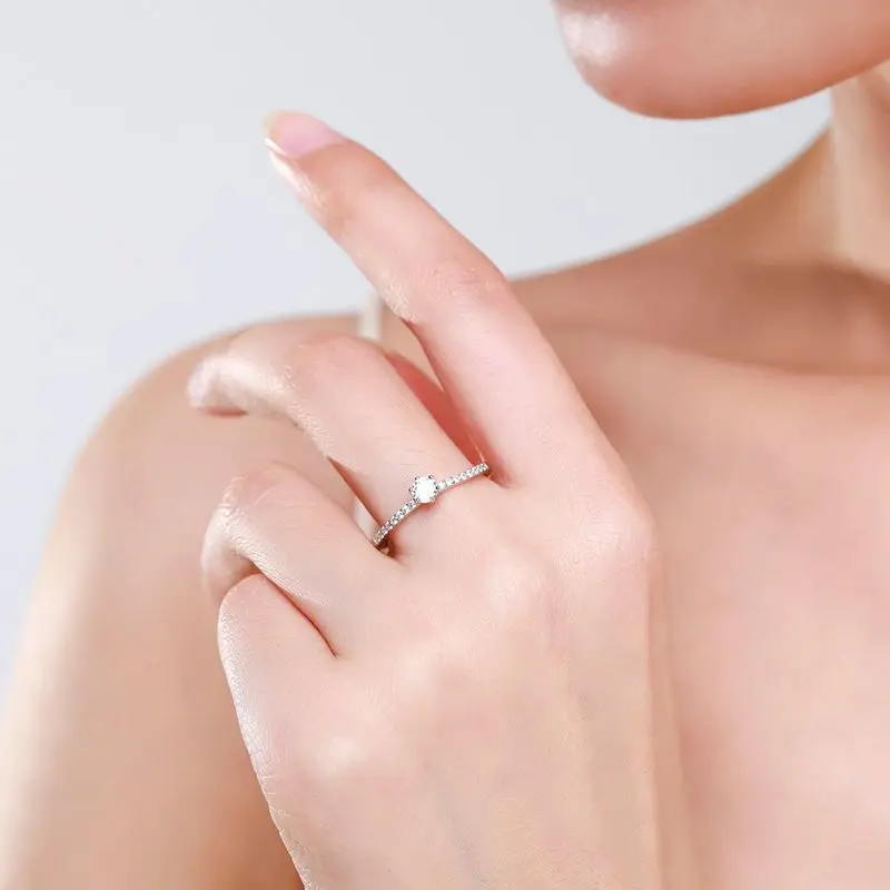 JoiasHome 925 Sterling Silber Moissanit-Ring für Damen, 4,5 mm, minimalistischer Sternenhimmel-Schmuck, Geschenk zur Verlobung – Detail 5