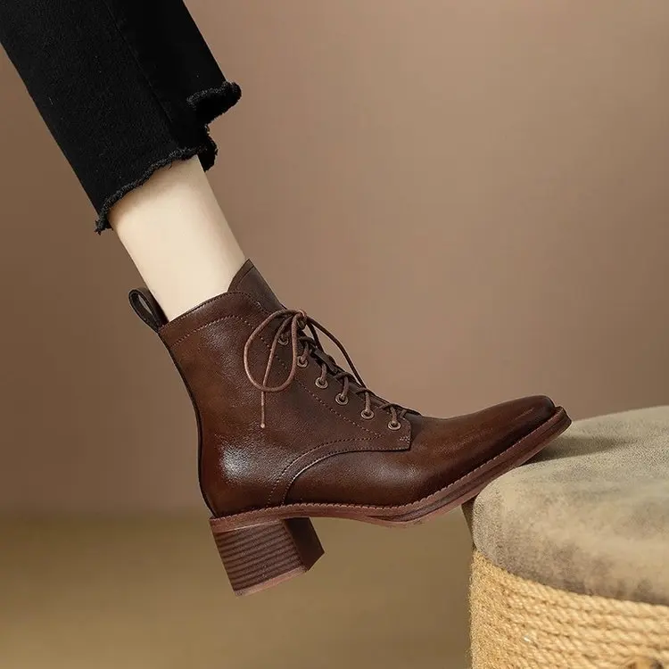 Chelsea Short Boots 2025 Autumn/Winter New Leather Coarse Heel Pointed Lace up Women's Boots Women's British Style Retro
