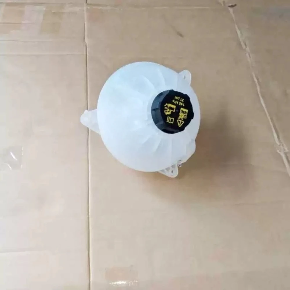 Automobile parts Expansion Tank Antifreeze Return Auxiliary Kettle for Geely Cool 2020 for Emgrand Brand New Genuine view 2
