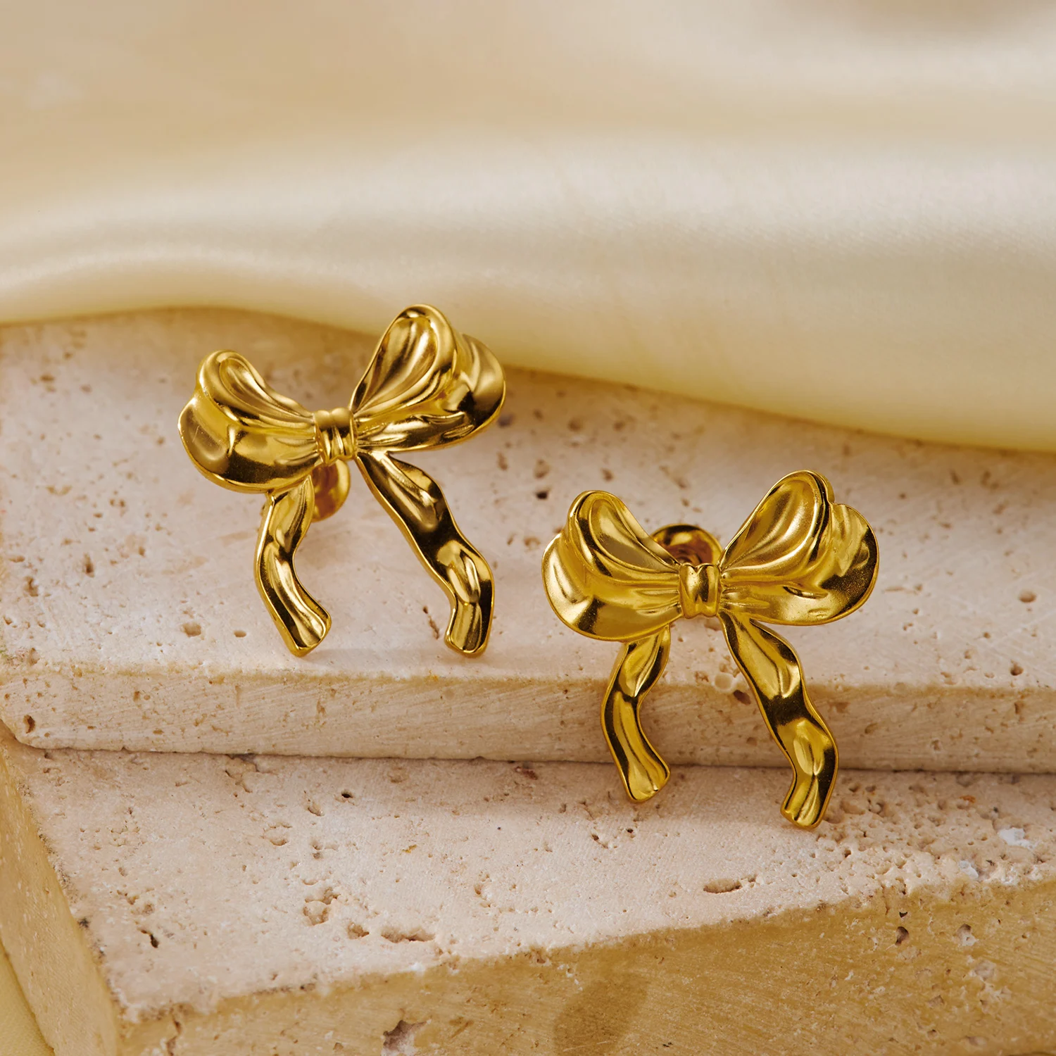 Vintage Unregelmäßige Metall-Schleifenohrringe für Frauen Edelstahl Textur Geometrischer Gedrehter Knoten Ohrstecker Party-Schmuck Geschenke – Detail 6