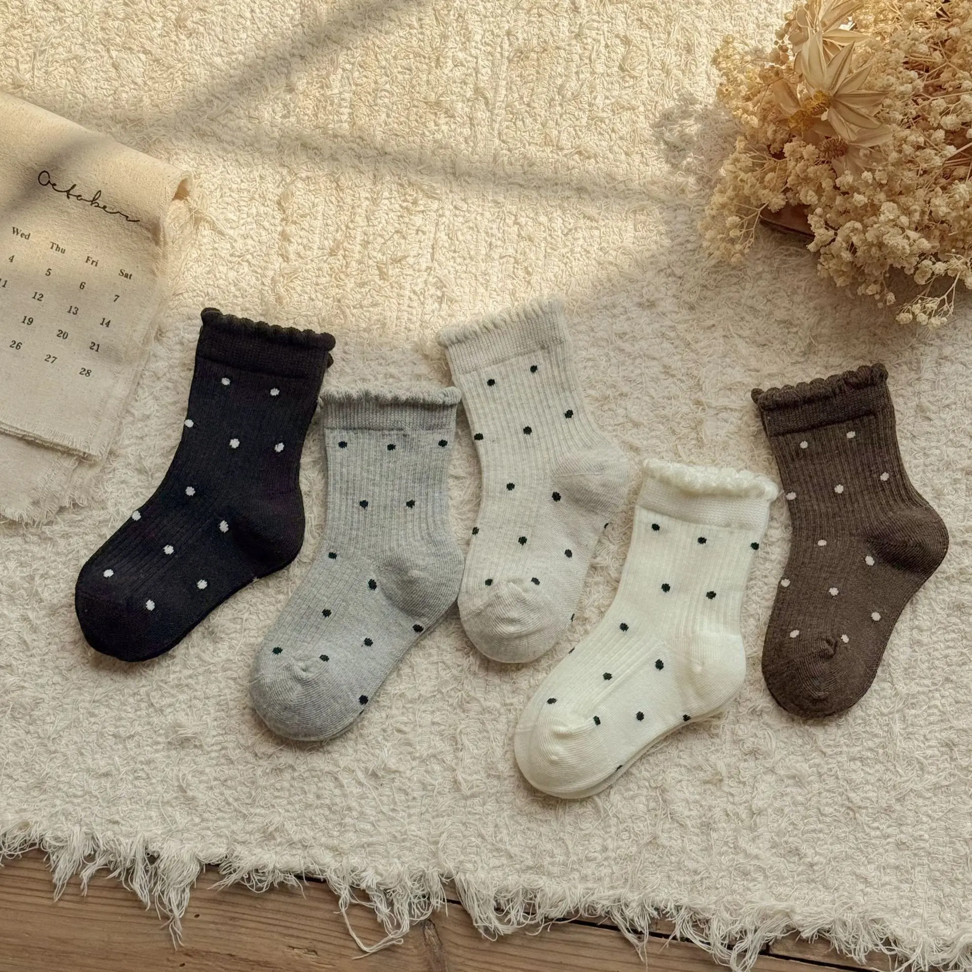 Sweet and Lovely Princess Style Socks for Girls Soft and Comfortable Combed Cotton with A Wave Like Texture Short Socks