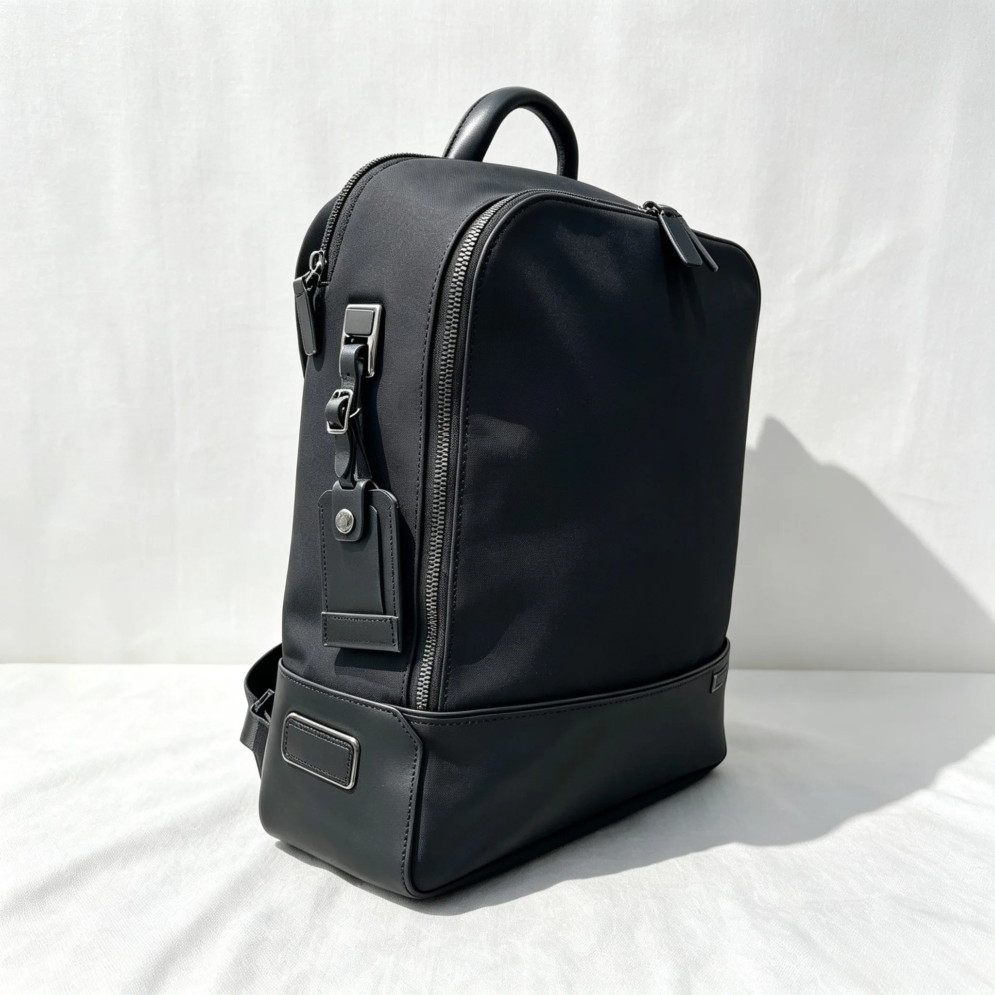 Men Splicing‑color Minimalist Business Backpack, USB Charging Laptop Rucksack For Office Daily Commute view 2