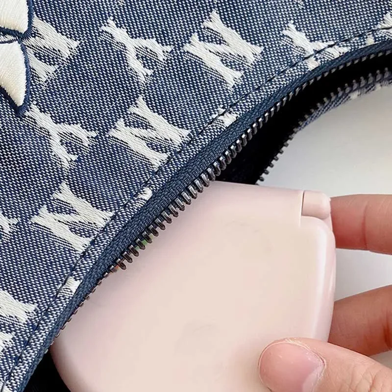 Sewing Kit with Case Portable Sewing Tool Travel Kit Emergency Repair Kit with Threads Scissors Sewing Needles