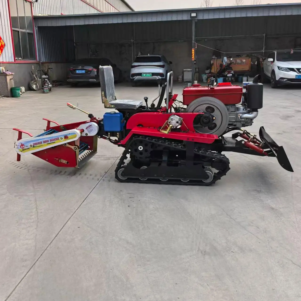 Ride-on Crawler Tractor with Potato Harvester, Diesel Multifunctional Farm Machine, Water & Dry Land Agricultural Cultivator CE