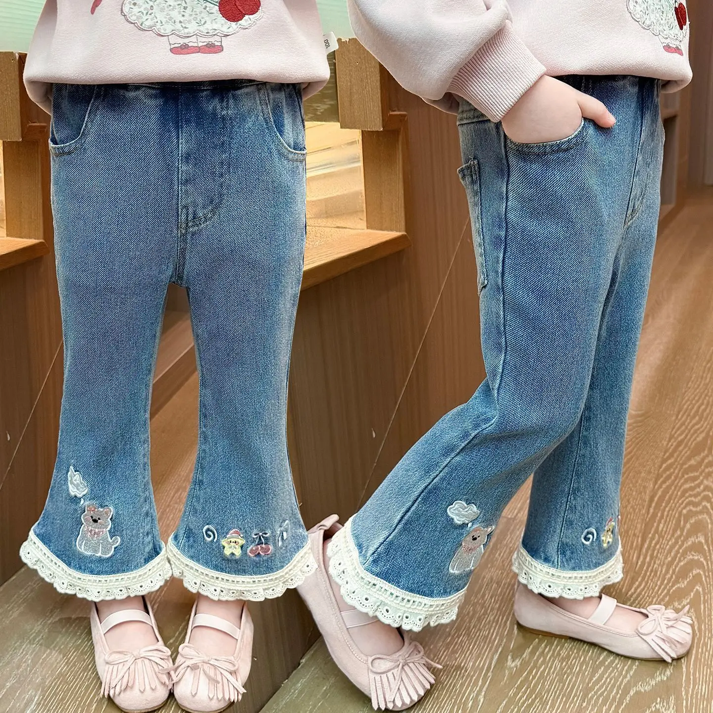 

Girls' Jeans, Foreign Style Spring and Autumn 2026 New Micro-flared Pants