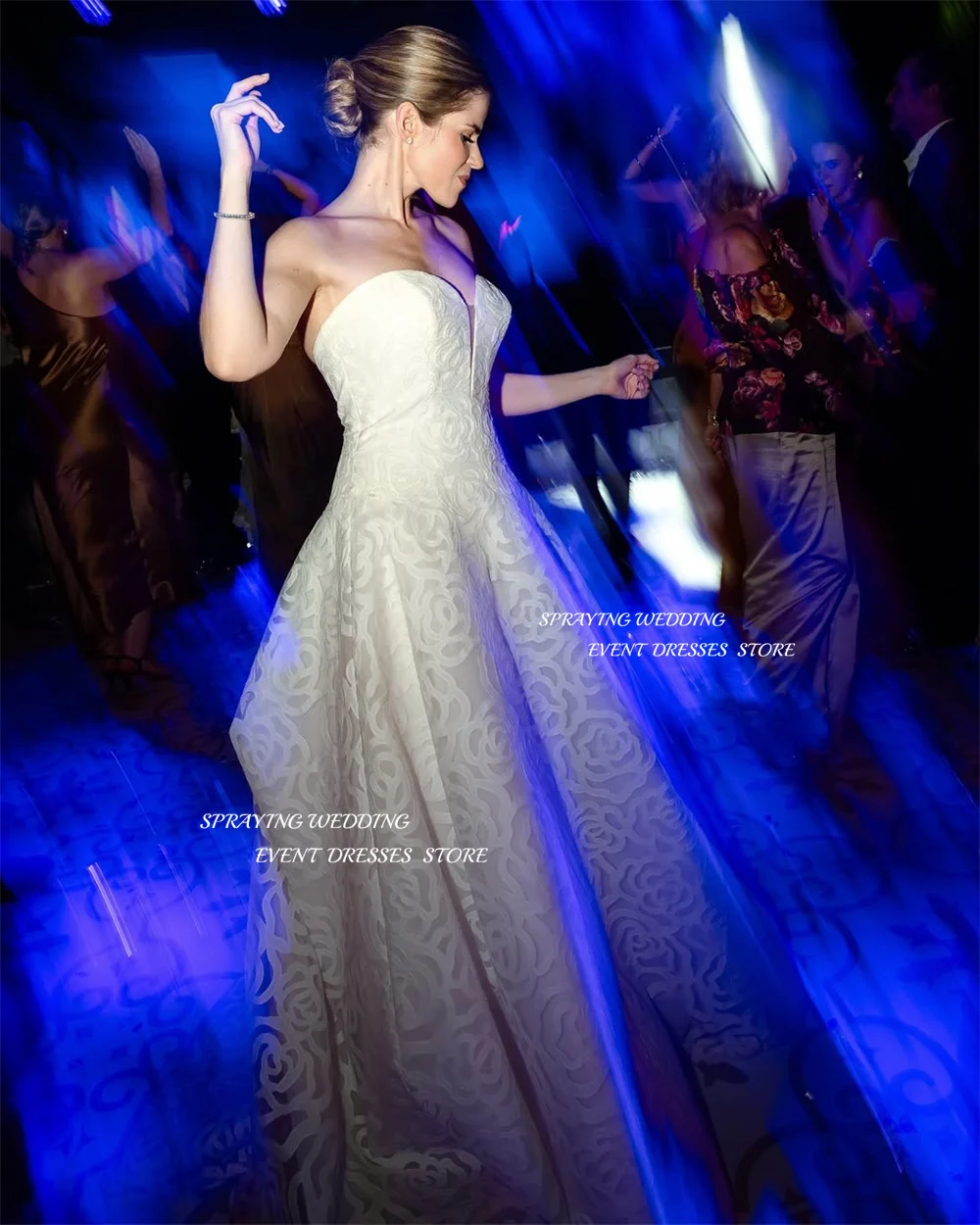 SPRAYING Luxe Ivoor Kant Trouwjurk Sexy Sweetheart Bruidsjurken Een lijn Lange Sweep Trein Robe De Mariée Aangepaste 2026