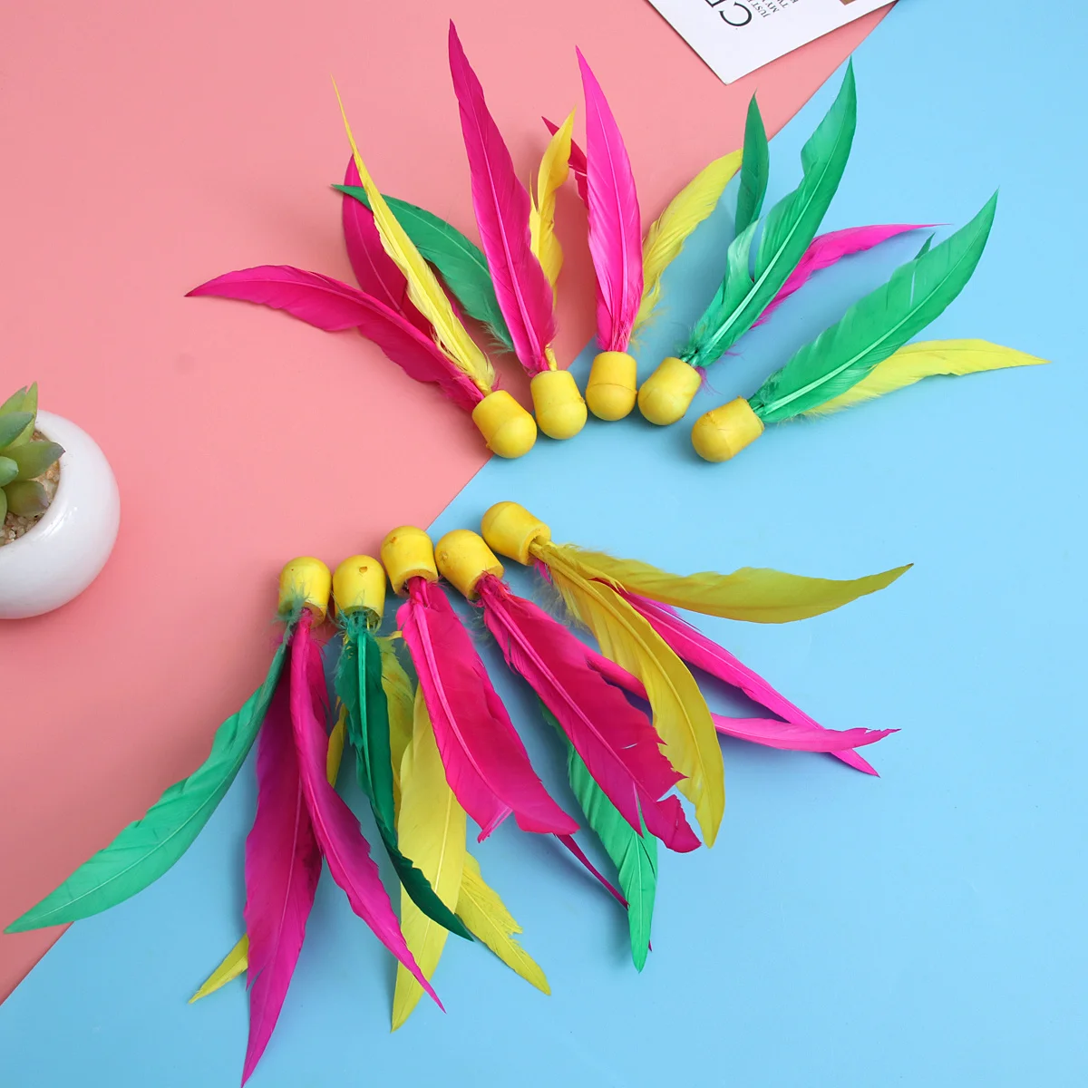 

10Pcs Colorful Three-Hair Badminton Shuttlecocks High Elasticity Lightweight Paddle Badminton Balls Sports Fitness