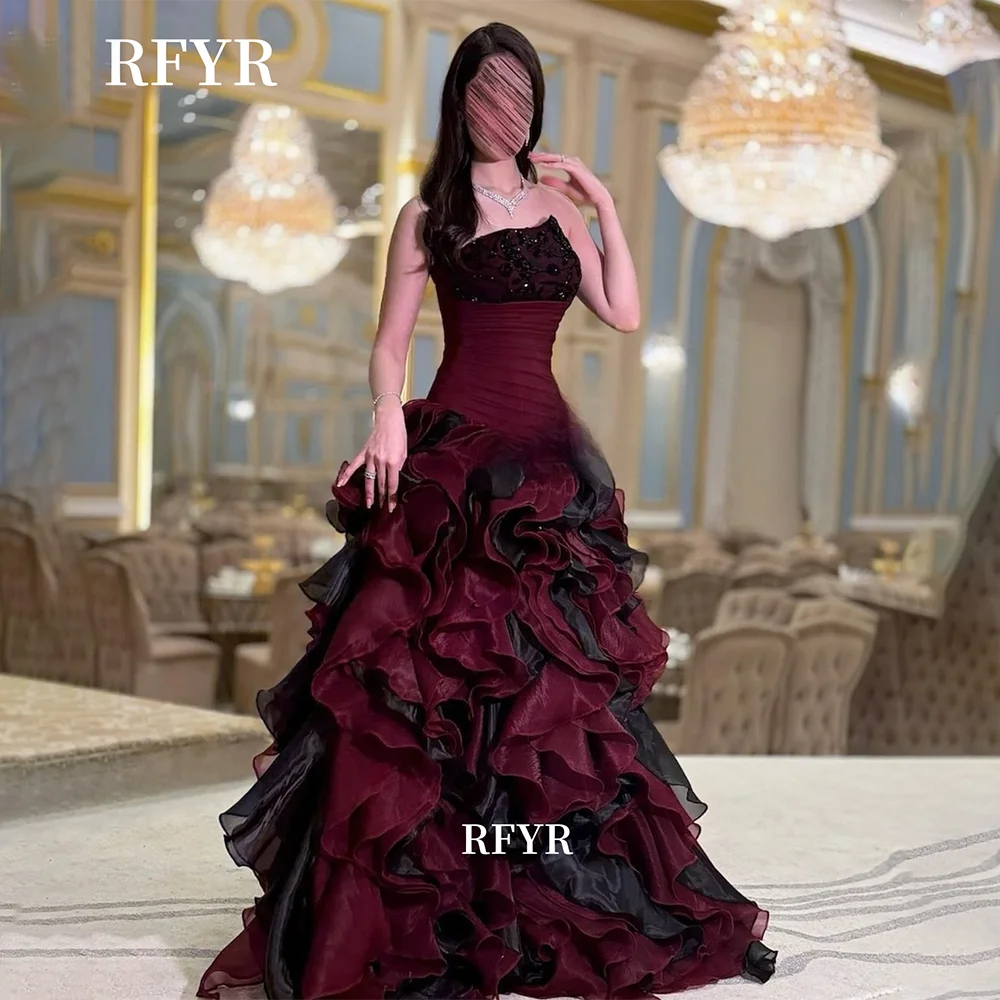 ชุดราตรีแบบมีจีบหลายชั้น ประดับด้วยลูกปัด ดีไซน์แบบคนดัง รุ่น RFYR A Line สามารถสั่งตัดได้