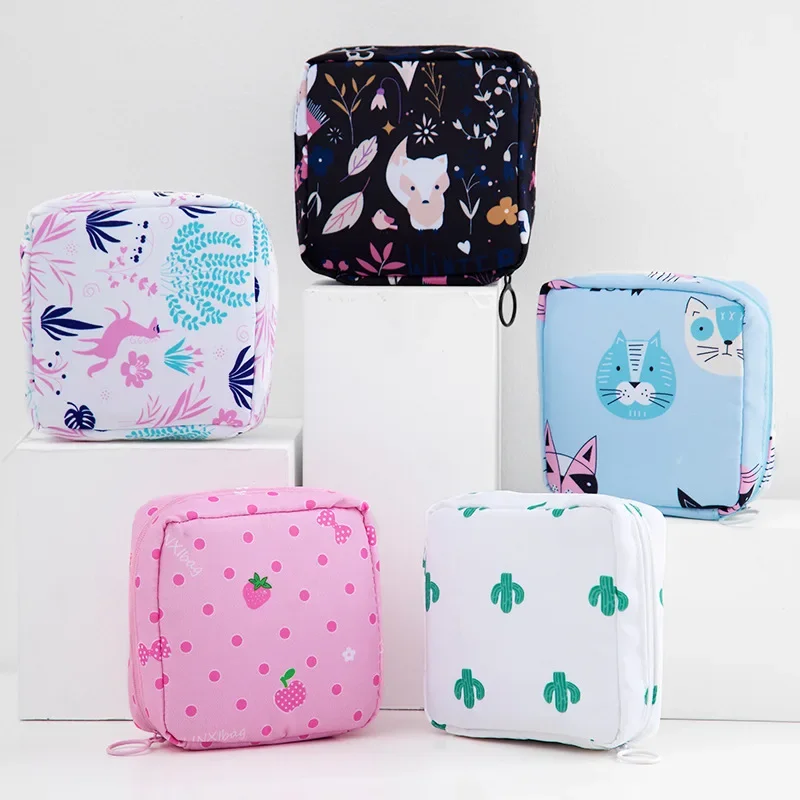 （Inventory Clearance）Cartoon Sanitary Napkin Bag Girl Travel Mini Makeup Bags Korea Card Lipstick Earphone Storage Bag Random