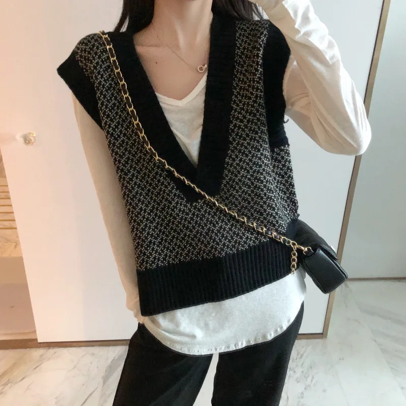 

Black Deep V Neck Knit Sweater Vest 2023 Women Sexy Loose Argyle Sweater Vest Spring Autumn New Fashion Cottagecore Warm Clothes