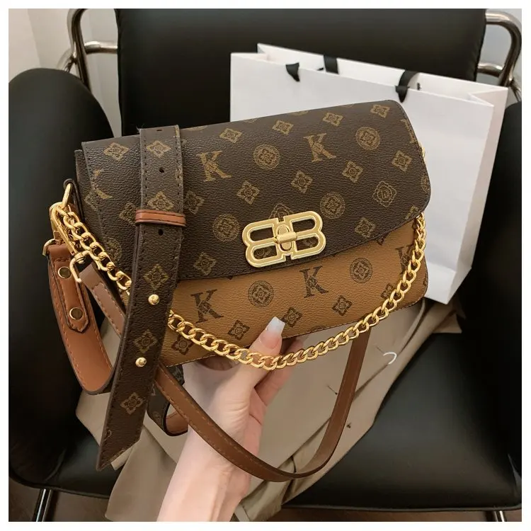 

2025 Summer 252 Fashionable Simple New Fashion High Sense Cow Leather Summer Small Square Bag Average Size Portable Oblique