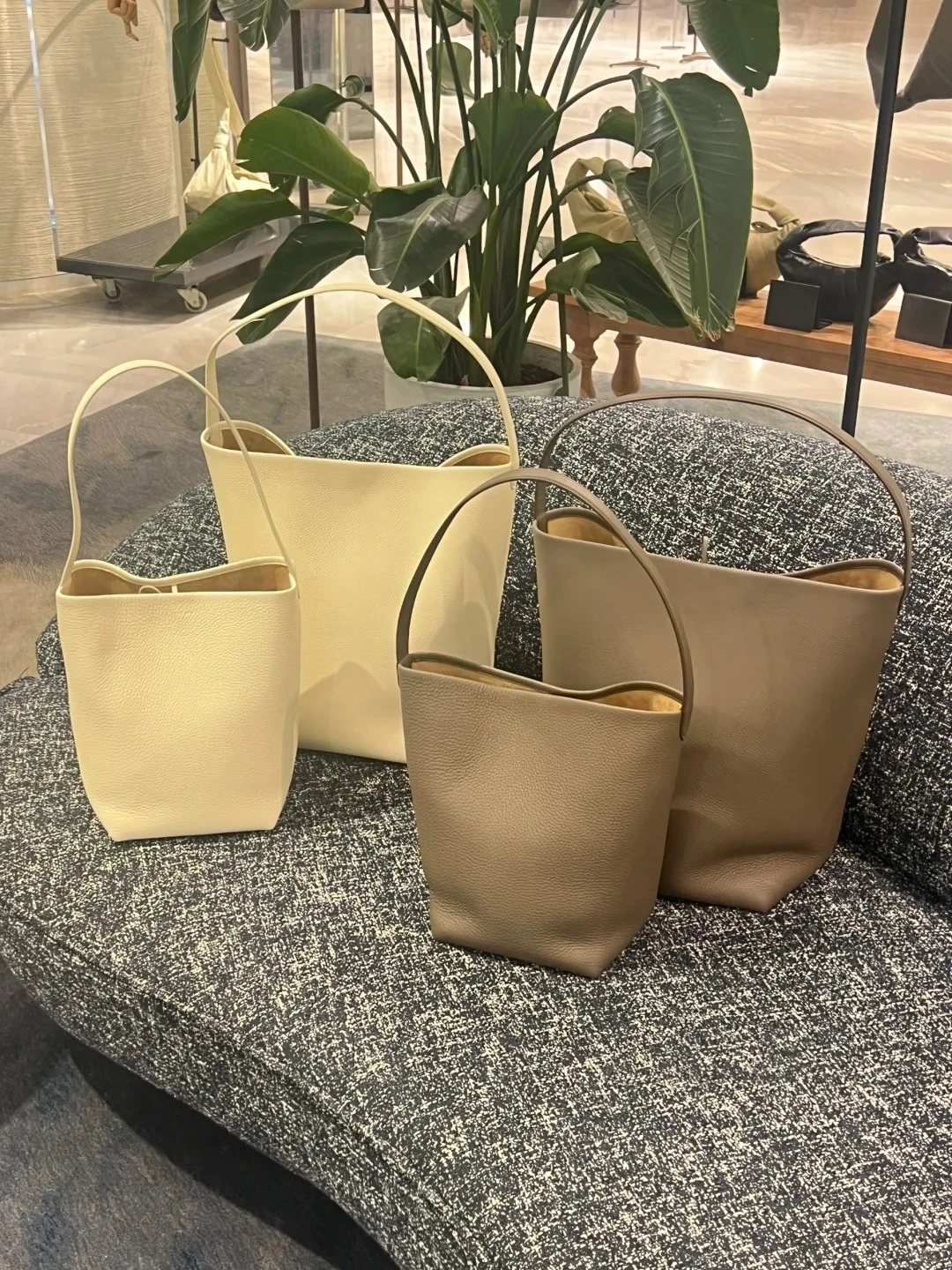 

N/S Classic Grainy Leather Quality Top Bucket Bag Large Capacity Cowhide HandBag Fashion Commuting Shoulder Bag