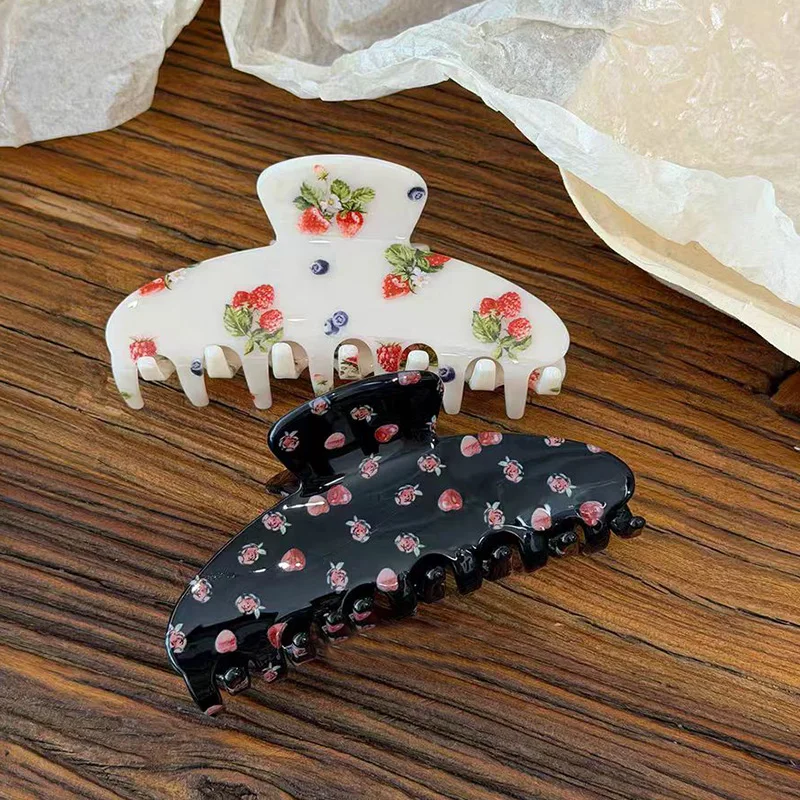1 Stück Vielseitiger und schlichter „Ins Cherry“-Verschluss mit Diamantenbesatz, großformatiger, trendiger, leichter und frisch bedruckter, haifischförmiger Verschluss – Detail 3