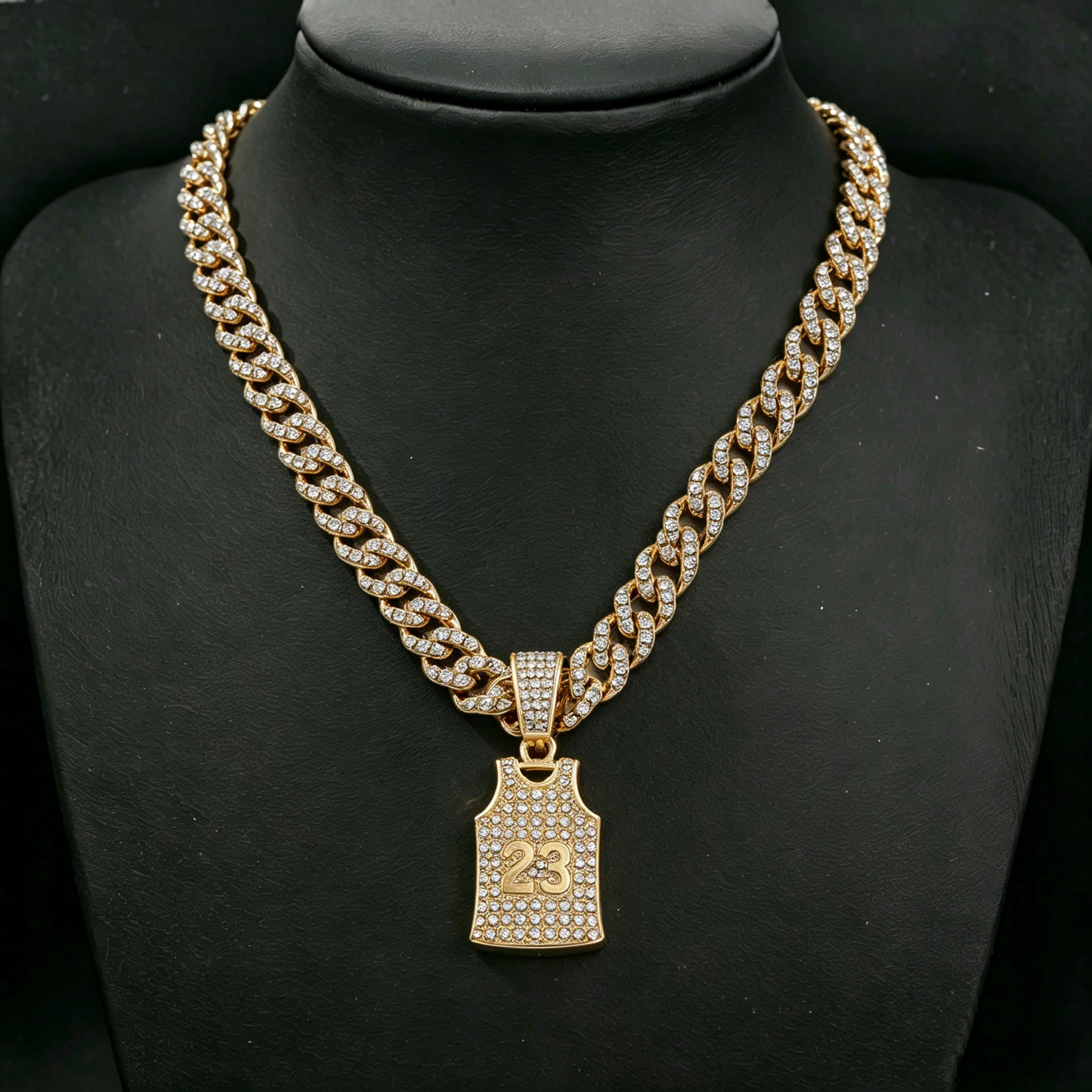 1 No. 23 jersey pendant necklace, a men's necklace from a legendary player in hip-hop punk style