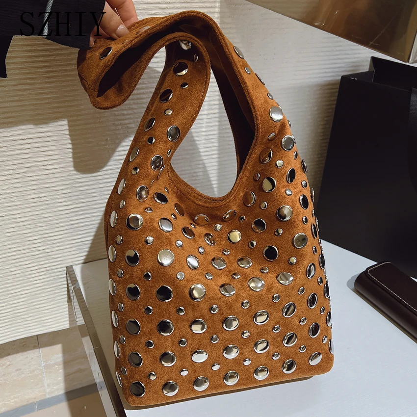 

Роскошная дизайнерская маленькая сумка на плечо, женская сумка-ведро с карманом премиум-класса, текстура, заклепки, подмышки, крутая сумка в стиле панк для девочек, Bolsos Para Mujeres