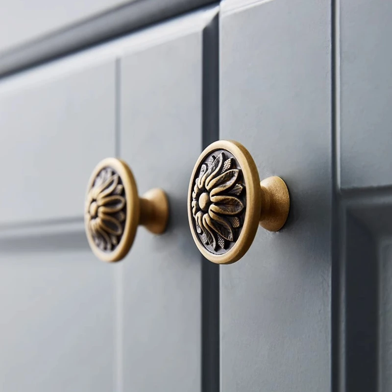 

European Vintage Brass Furniture Handles Bronze Handles for Cabinets and Drawers Luxury Wardrobe Dresser Shoe Cabinets Pulls
