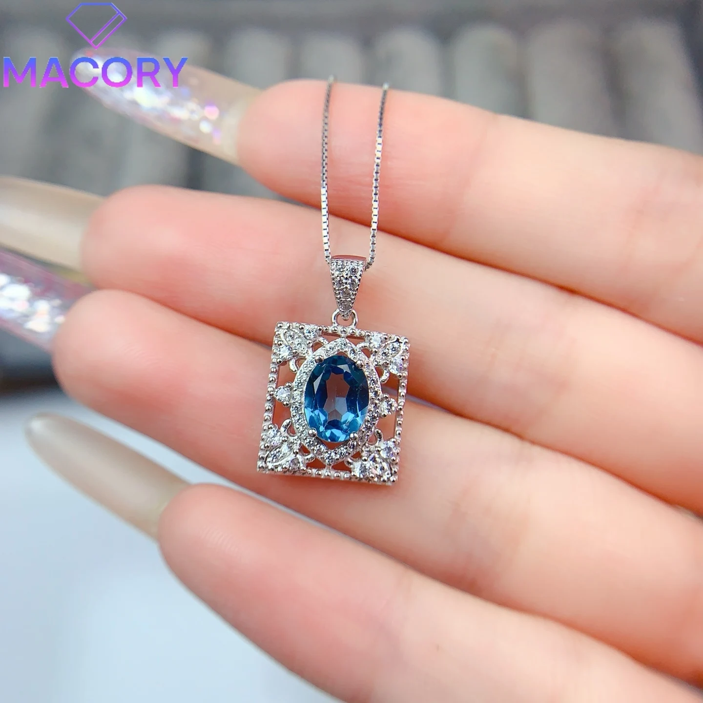 

New natural London blue topaz pendant for women sterling silver 925 suitable as a gift for Valentine's Day and other holidays