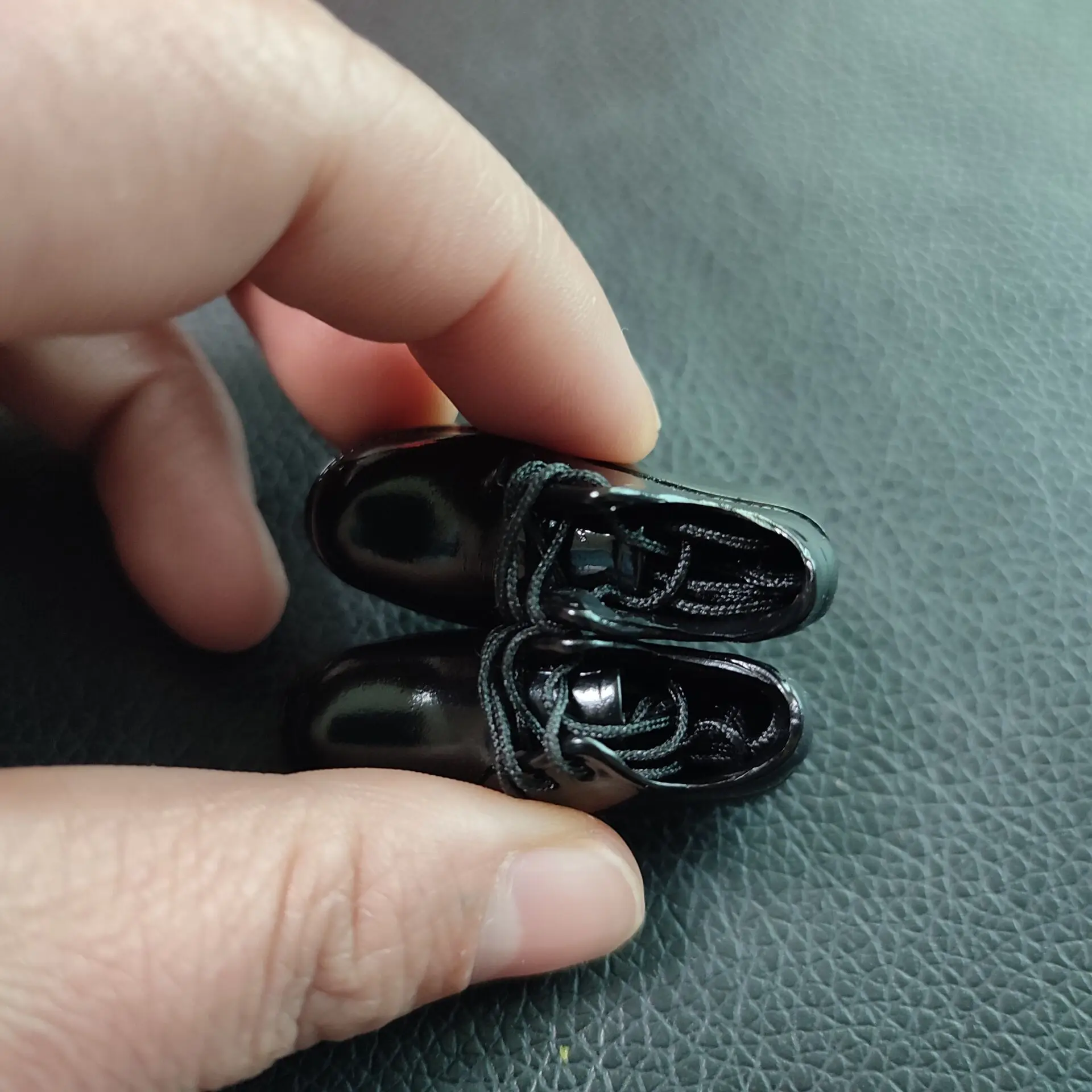 Na loja escala 1/6 sapatos de dedo do pé preto sapatos de couro de estudante rendas para figura corporal feminina de 12 polegadas