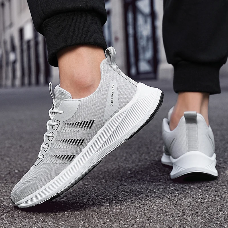 Men's Running Thick-soled Height-increasing Color-blocking Four-season Style Large-sized Lace-up Low-top Round-toe Sports Shoes