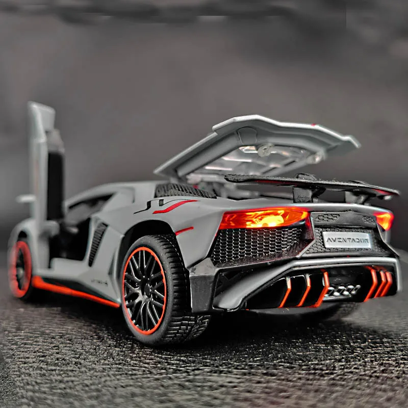 1:32 Aventador LP780-4 Alloy Sports Car Model Diecast Metal Toy Vehicles Car Model High Simulation Sound and Light Kids Toy Gift