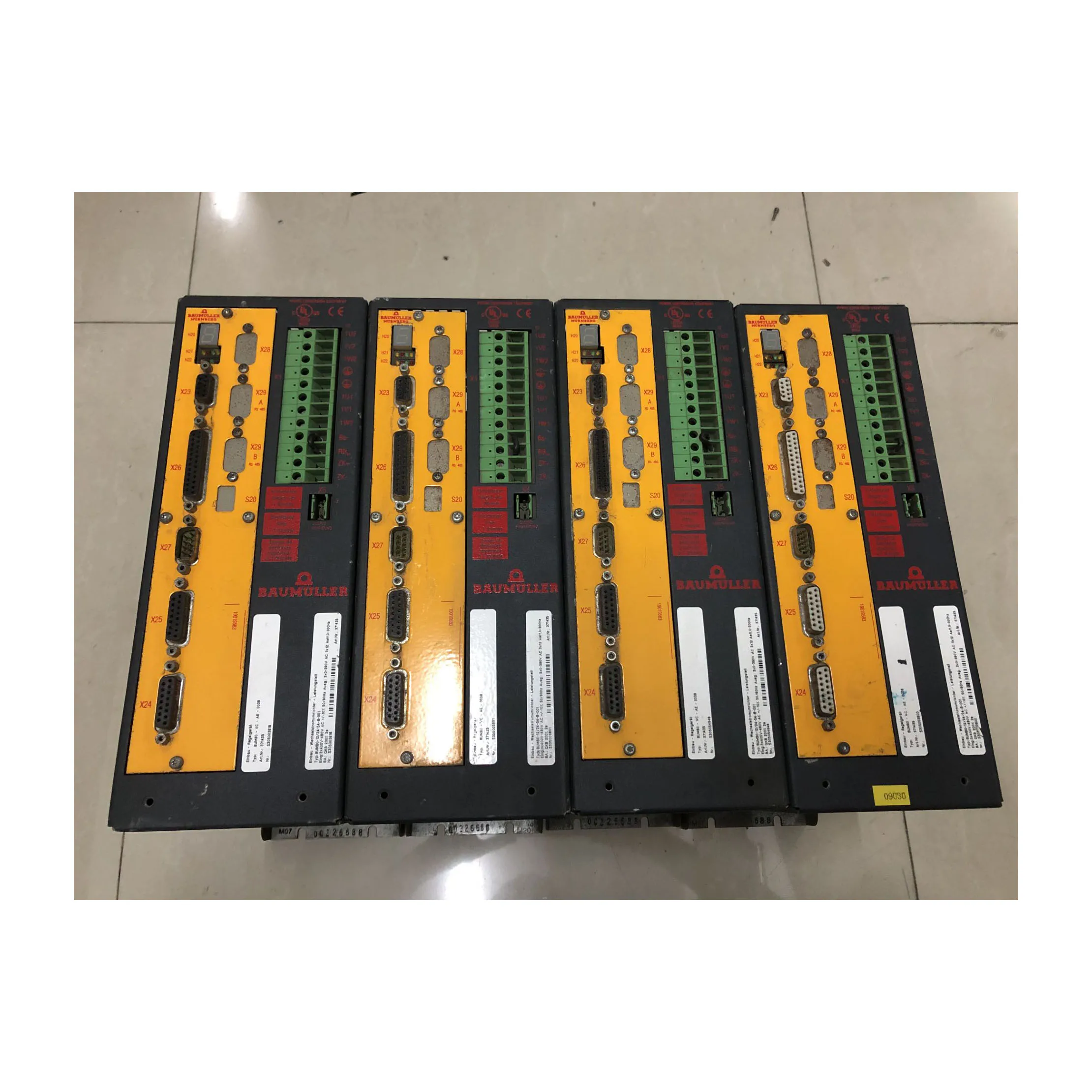 

Baumuller BUM60-VC-AE-0036 BUM60-12/24-54-B-0 Servo Drive