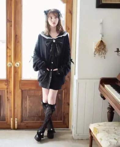 8 best sales लोलिता हूडी - №5