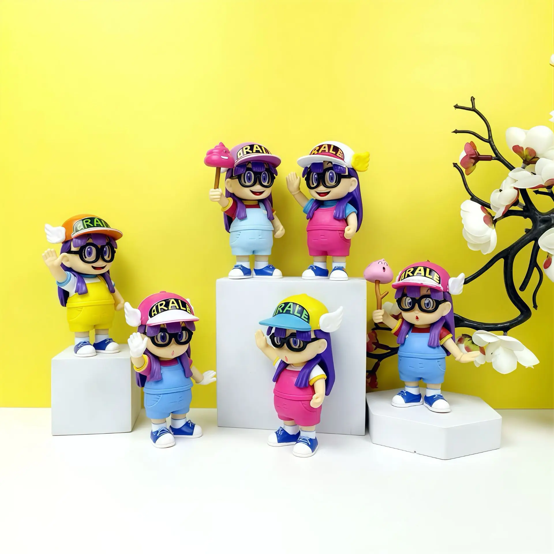 

9cm 6pcs Anime Arale Action Figures Cute Dr. Slump Pvc Model Penguin Village Robot Girl Statues Ornamentscollection Kid Gift T