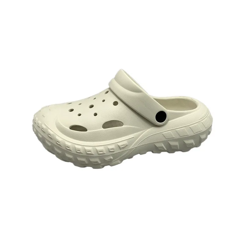 

New perforated shoes, dual-purpose sandals, soft soles, and a feeling of stepping on feces. Beach oversized couple style