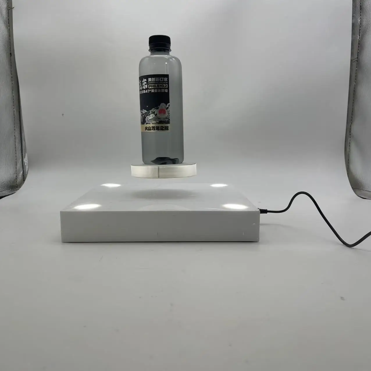 

360 Rotating Magnetic Levitation Floating 1kg 2kg Display Stand With 4 LED Light