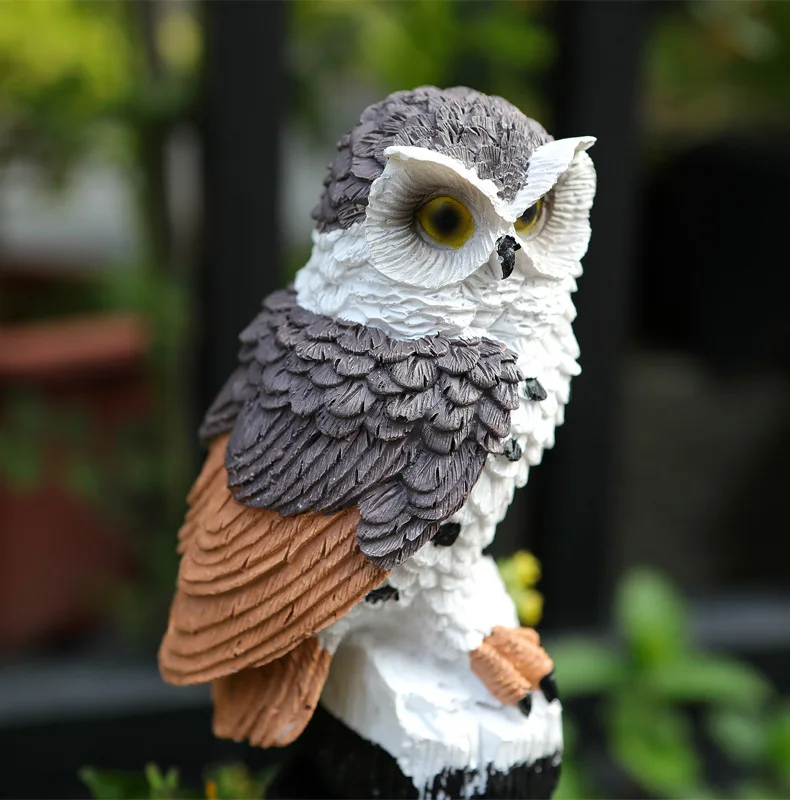 Decorative Outdoor Garden Creative Personality Owl Led Solar Light Courtyard Simulation Animal Resin Lawn Plug In Light