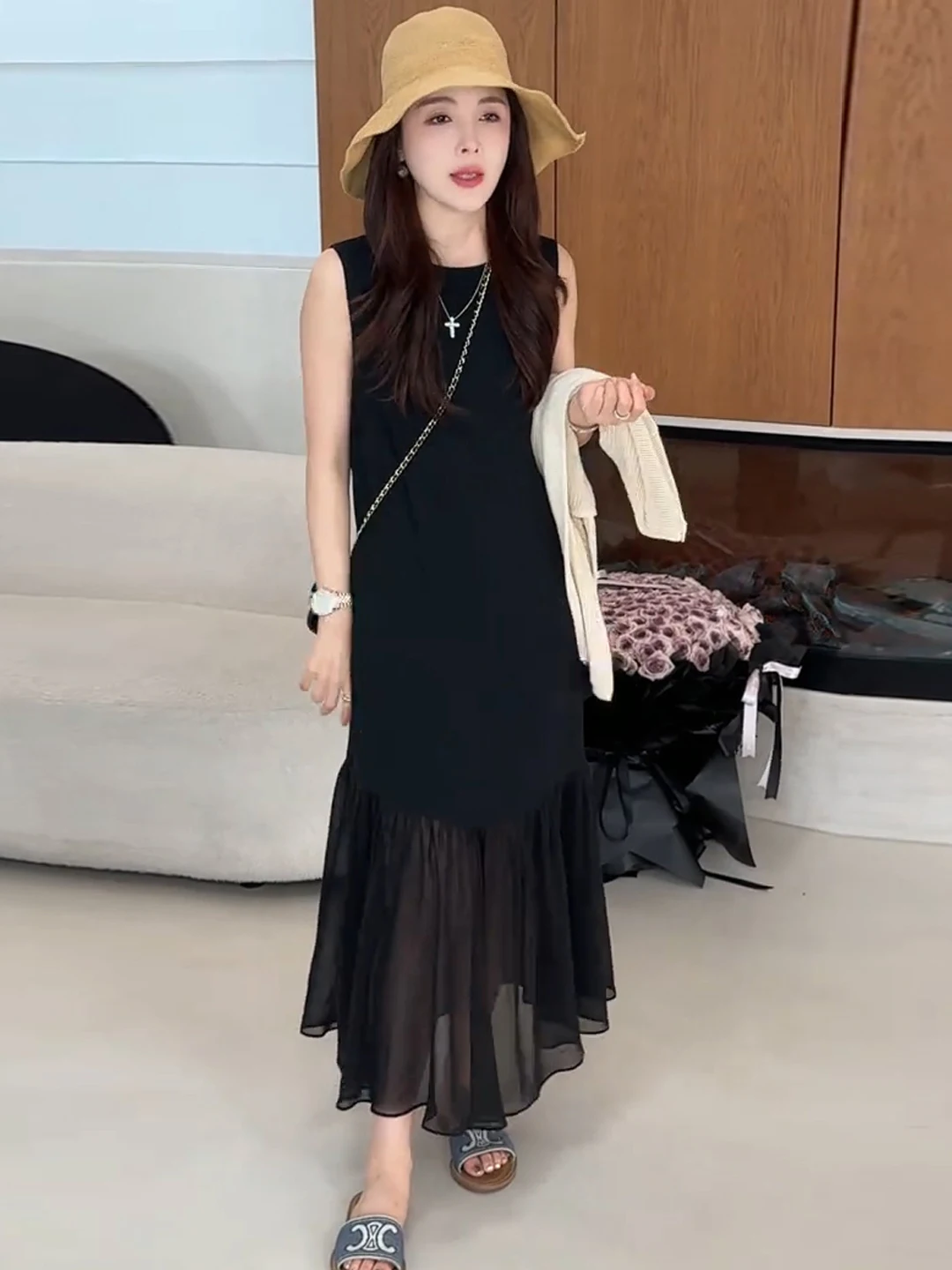 

Elegant Sleeveless Vest Dress Women's Summer Slimming Mesh Paneling Black Dress French Style Loose Waist A-Line Long Dress