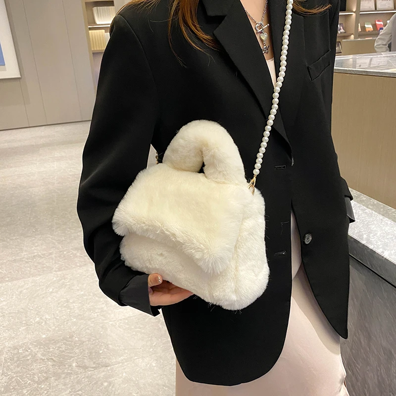 Luxury Faux Fur Handbag Brand Designer Bag Soft Plush Shoulder Bag Small Fluffy bolsa feminina Vintage Pearl Chain Crossbody Bag