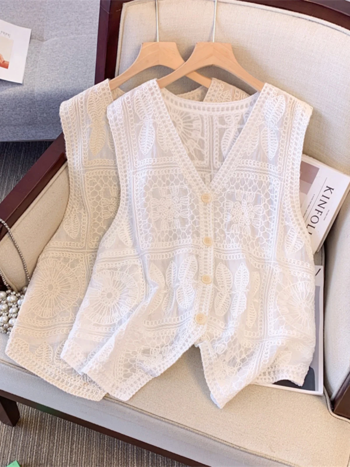 

Женский жилет Ele с вырезом на крючках, тонкий летний многослойный топ на бретелях с V-образным вырезом и пуговицами, цвет деталей