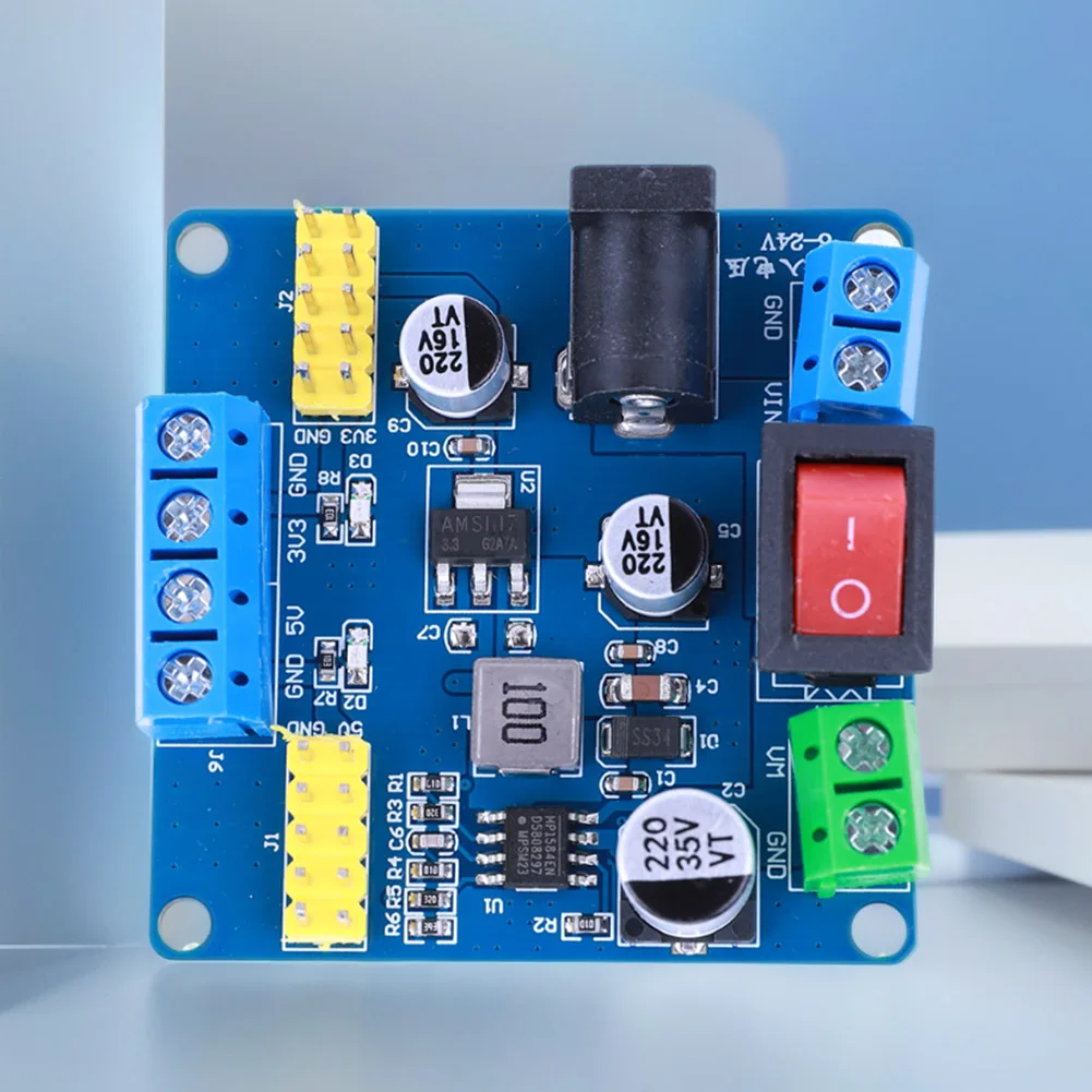 Wielowyjściowy inteligentny moduł zasilania samochodowego DC-DC 12V do 3.3V 5V Inteligentny moduł zasilania samochodowego Płytka modułu zasilania do inteligentnego samochodu