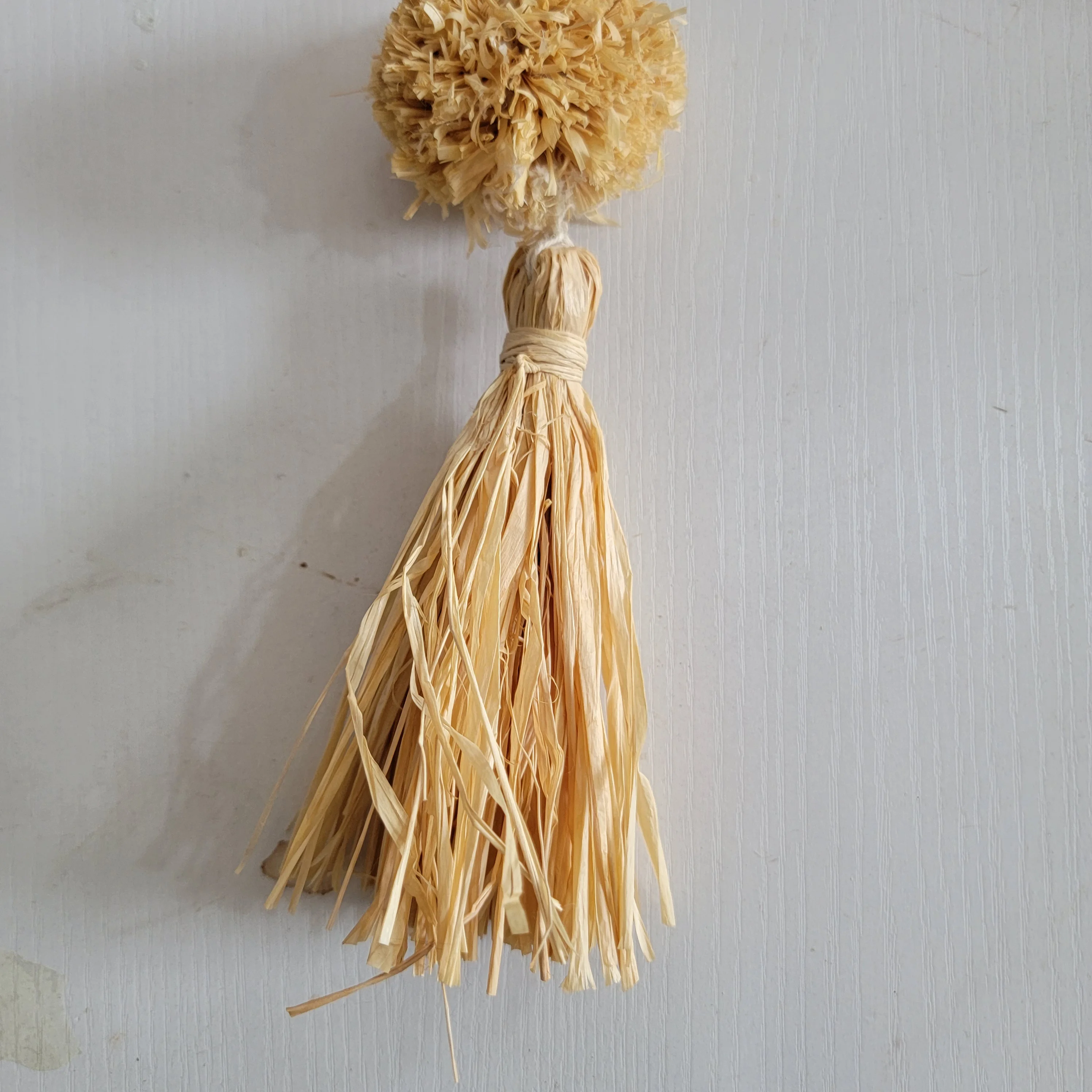 3pcs/pack Raffia Macrame Keyring Handmade Fringe Keychain with Raffia PomPom Design Boho Bag Charm Unique Gift