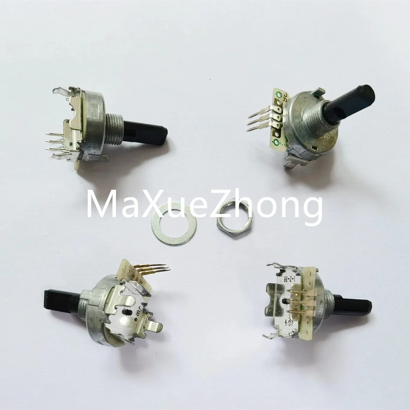 Original New 100% SDB161EPVB20F-1-2-36-36PC 161 TYPE Vertical Encoder 36 Steps (SWITCH)