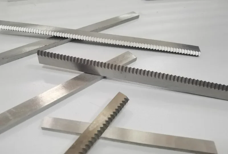 ماكينة تغليف الوسائد شفرة سكين زهرة مسننة ملحقات سبيكة عالية الصلابة. قطعة واحدة