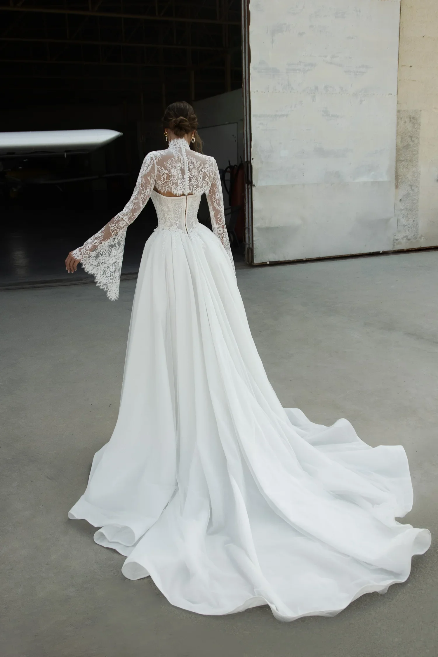 SBS Classic Customized A Line Strapless Lace Wedding Dresses Illusion Bridal Gowns with Removable Lace Jacket