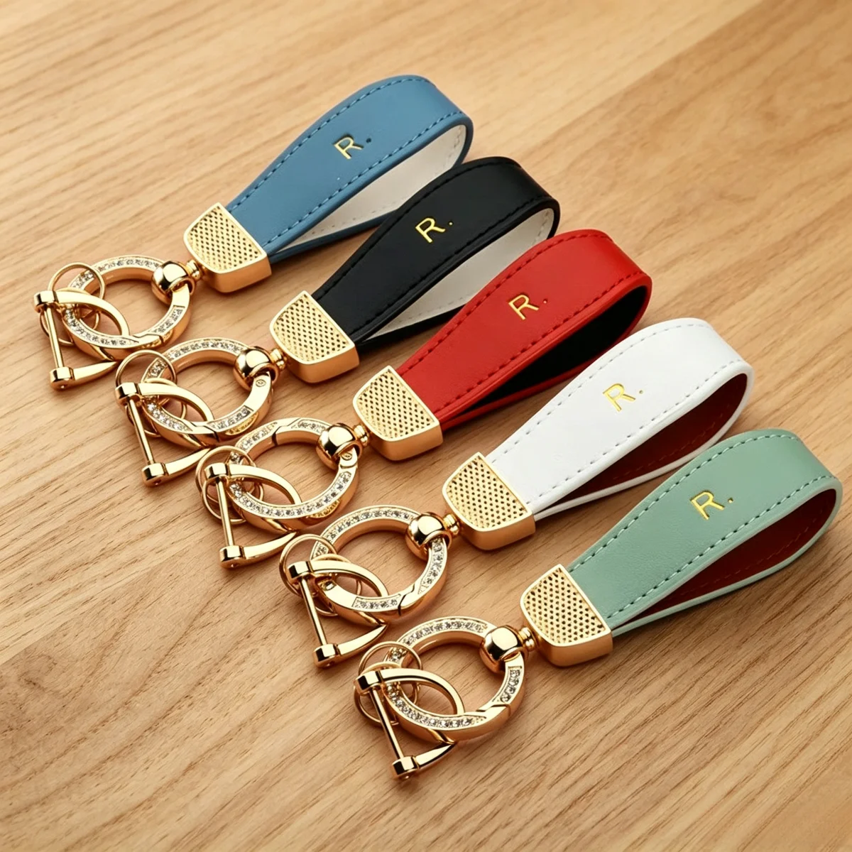 Luxus-Autoschlüsselanhänger mit Strass-Anhänger, Leder-Schlüsselring-Halter, Taschen- und Gepäck-Charm, Geschenk für Frauen und Männer, Mädchenhaft, Zinklegierung 2026 – Detail 2