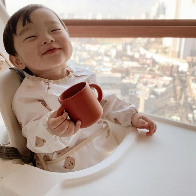 J15U الكرتون المطبوعة مريلة الطفل مقاوم للماء مع جيب الغذاء الطفل الرضع طويلة الأكمام تغذية رسم مريلة رسم الوليد سموك