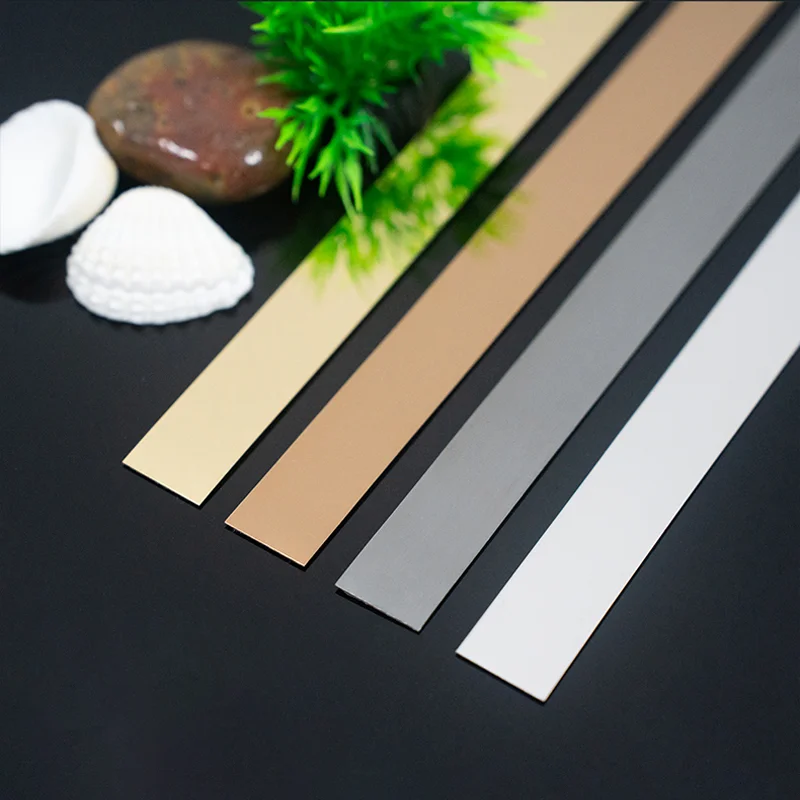 خط ديكور من الفولاذ المقاوم للصدأ بطول 5 أمتار مقاوم للماء ومتين، مع دعامة لاصقة يمكن تقشرها وسحبها للالتصاق