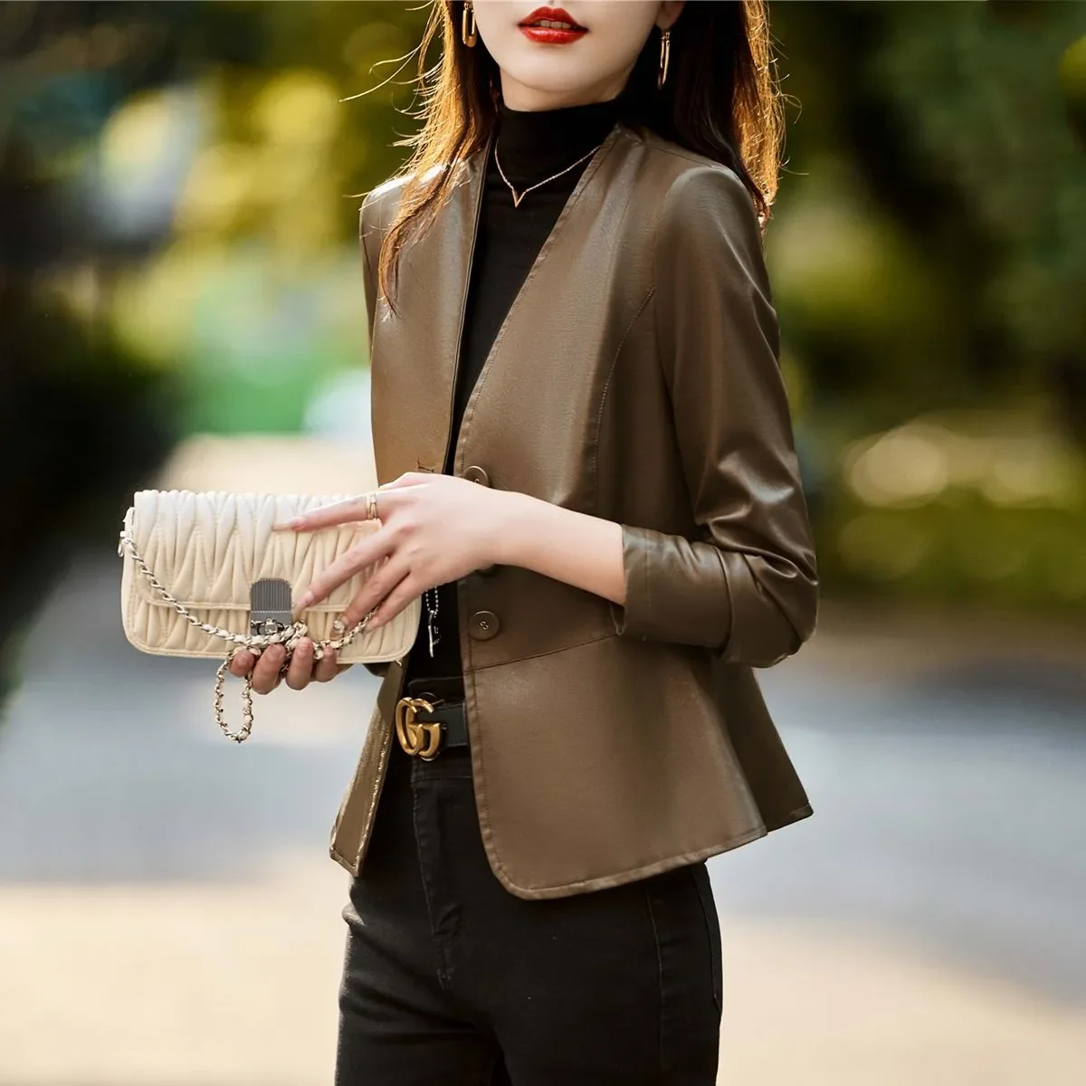 Giacche in pelle chic Capispalla da donna Primavera Autunno 2025 Nuova moda monopetto corto sottile giacca blazer in pelle PU Top