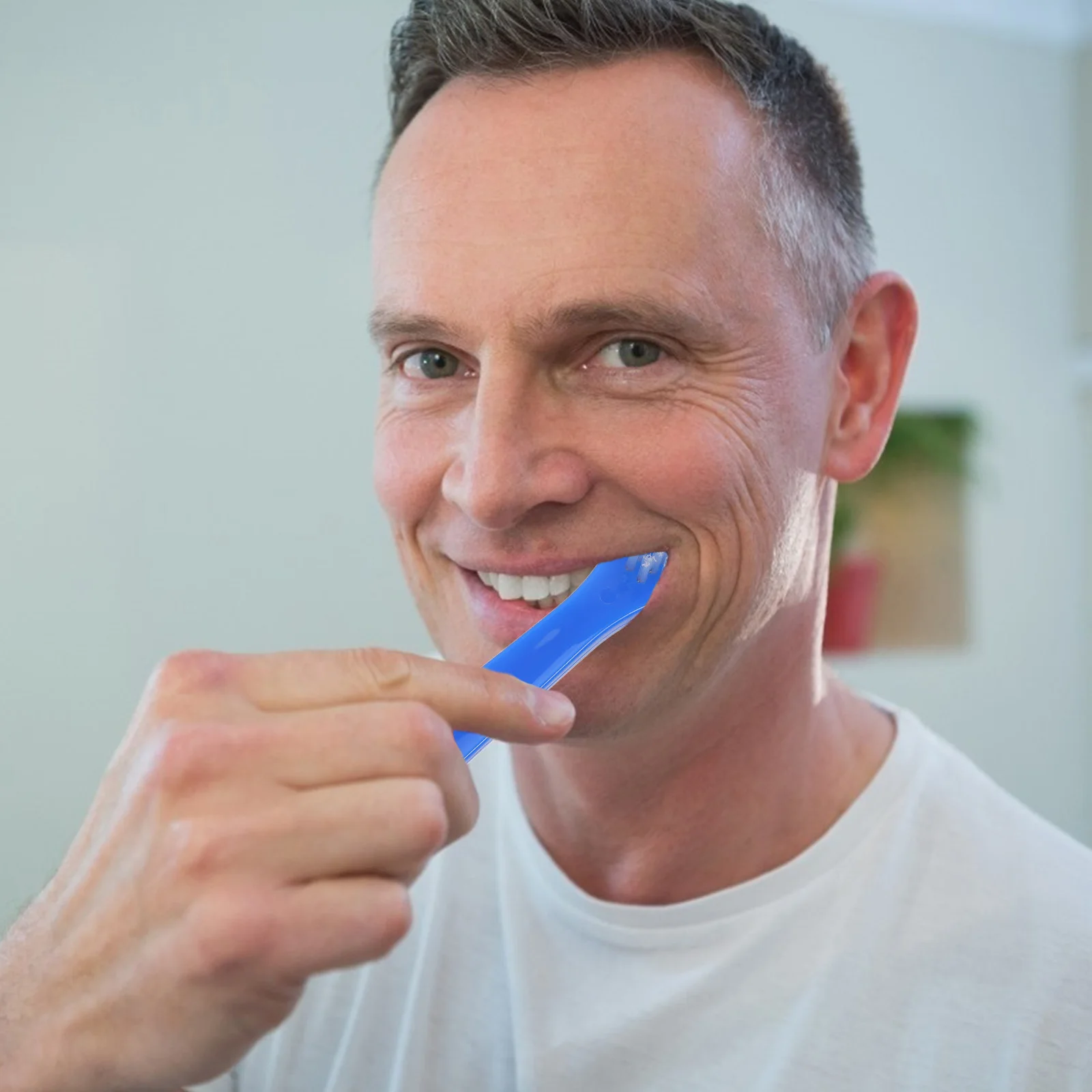 

4pcs Adult Toothbrush Assorted Colors Soft PP Oral Cleaning Portable Denture Brush False Teeth Cleaner Home Use