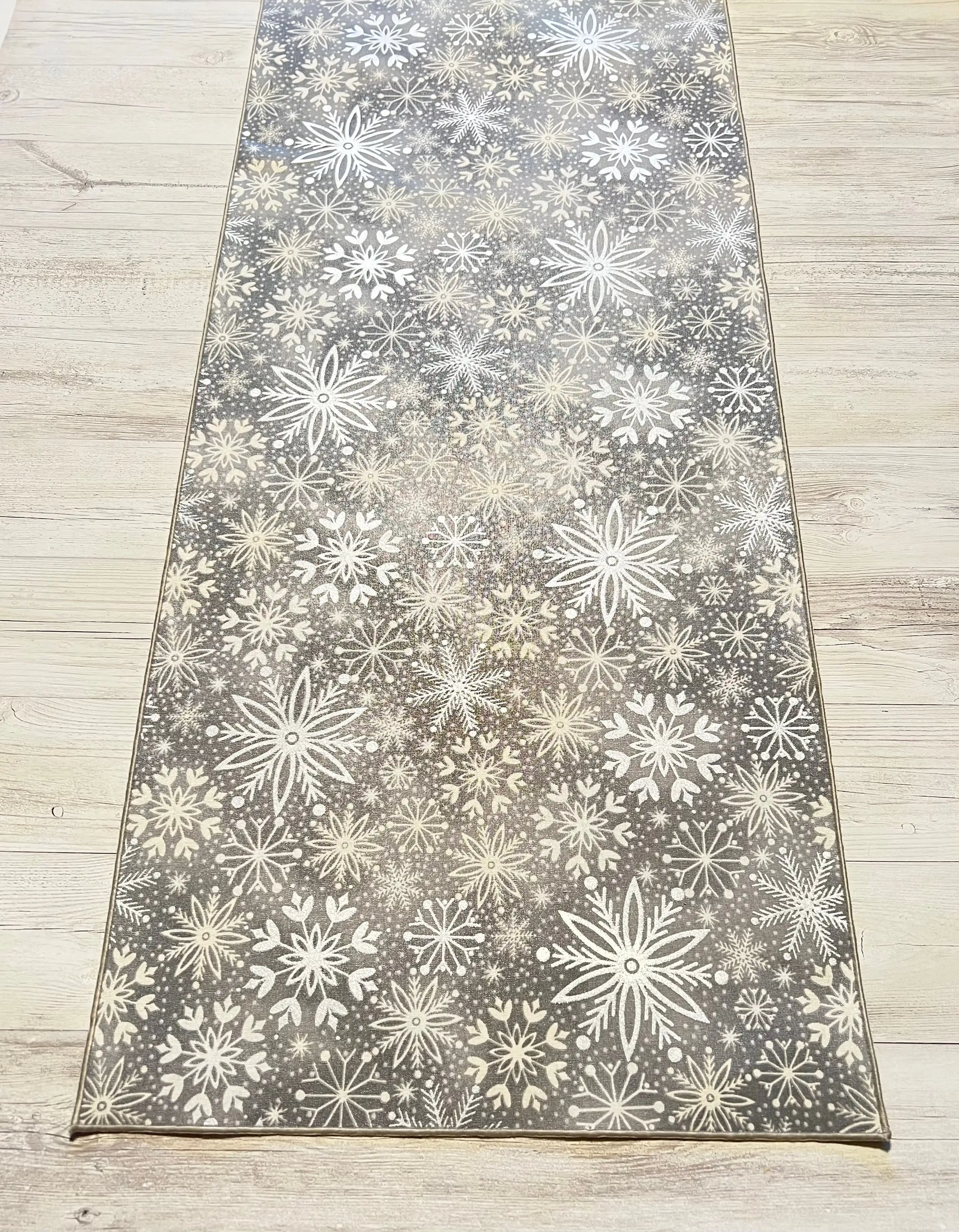 Kerstsneeuwvlok looptisch - Winter bedrukte bureaubladdecoratie, duurzame stof, kerstcatering en huisdecoratie