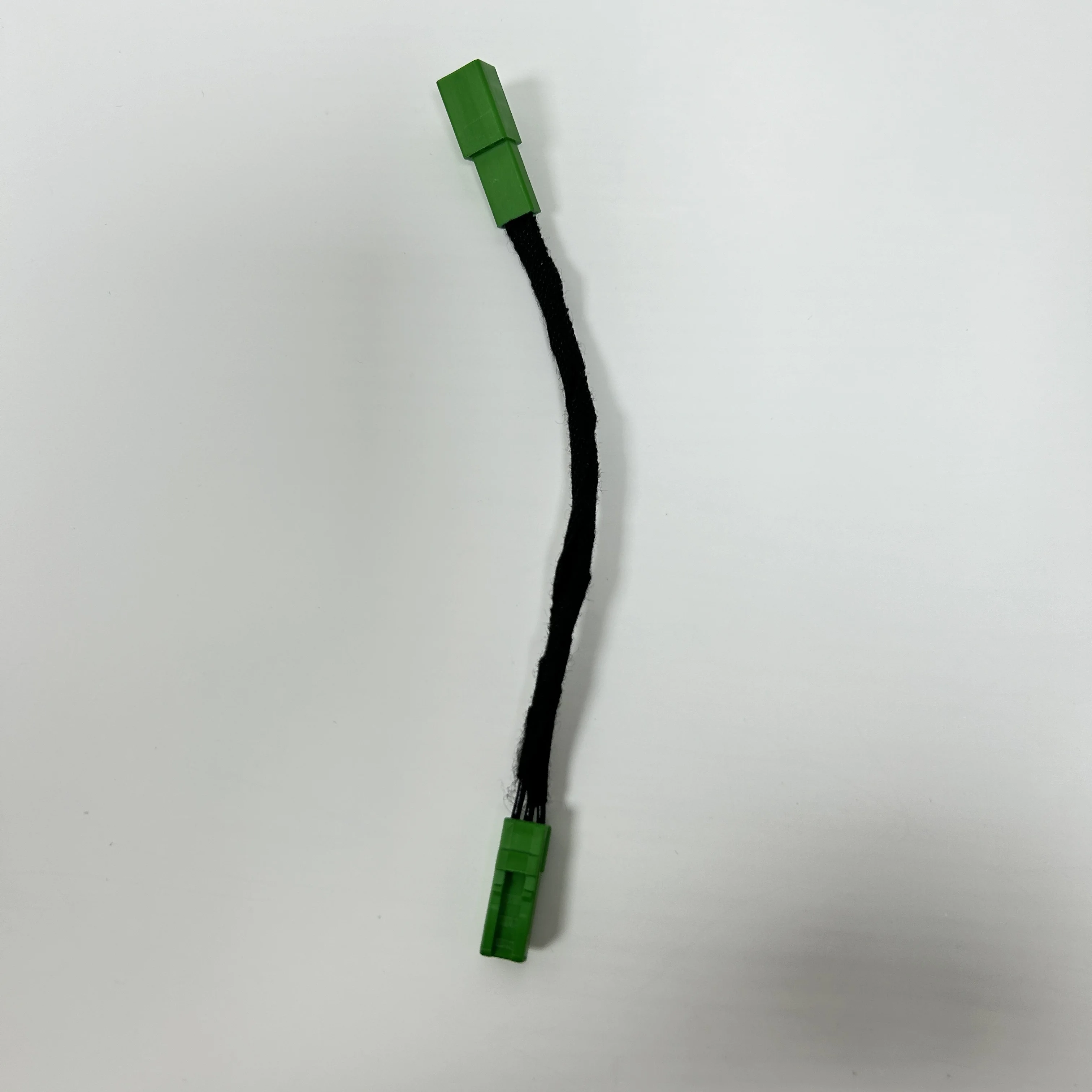 Volvo installs welcome light, threshold light, footwell light, trunk light, 3P plug, revolving female extension harness 15cm