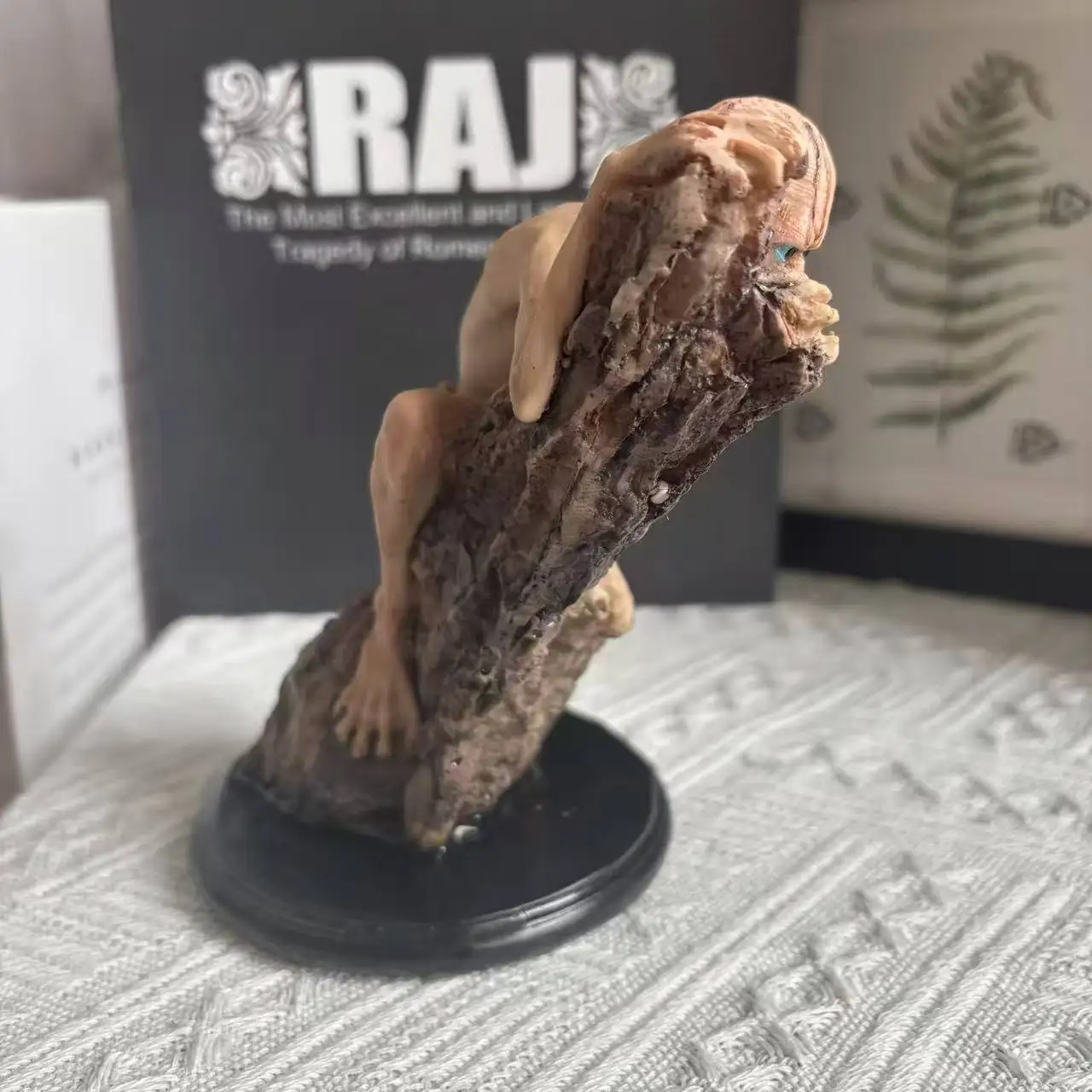 Colorful Gollum Statue Collectible Figure Resin Gollum Tree Climbing Statue Theme Copper Imitation Ornament - view 4