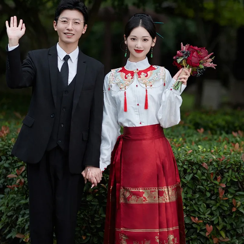 

Новый стиль китайской древней одежды для тостов и свадьбы.